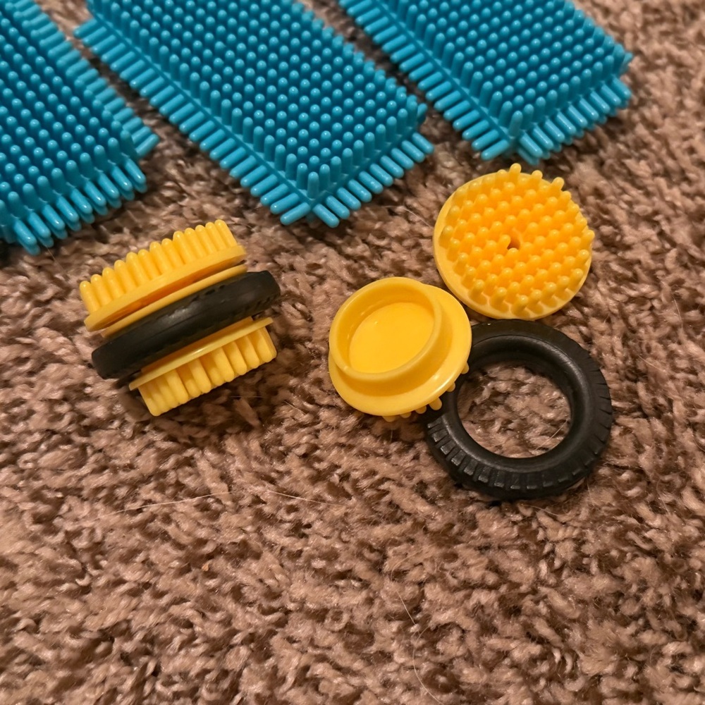 Colorful Interlocking Building Blocks Set for Kids - Picture 4 of 11